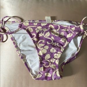 SMALL VICTORIAS SECRET BIKINI BOTTOMS